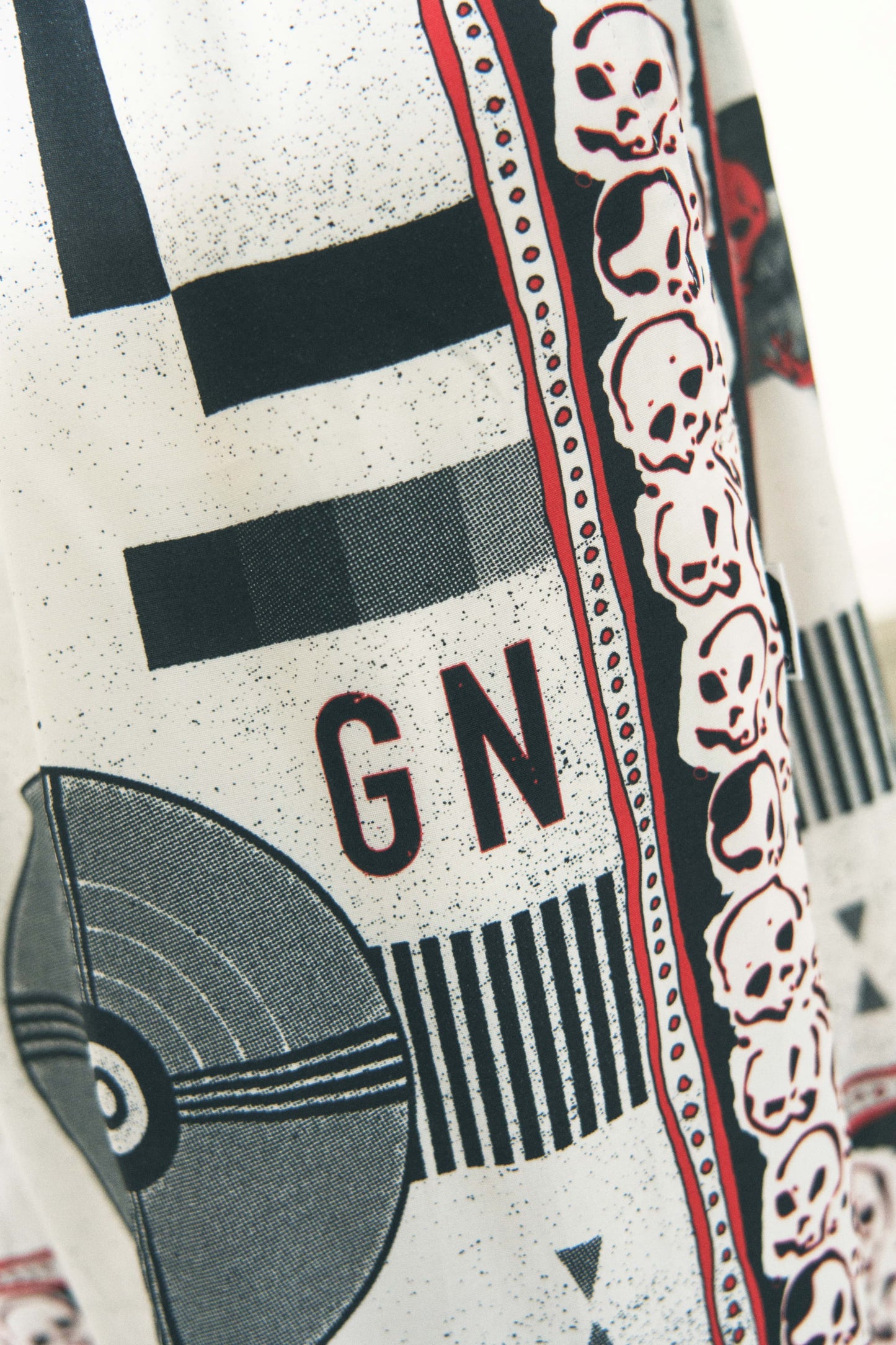 SUMMER SHORTS SKULL