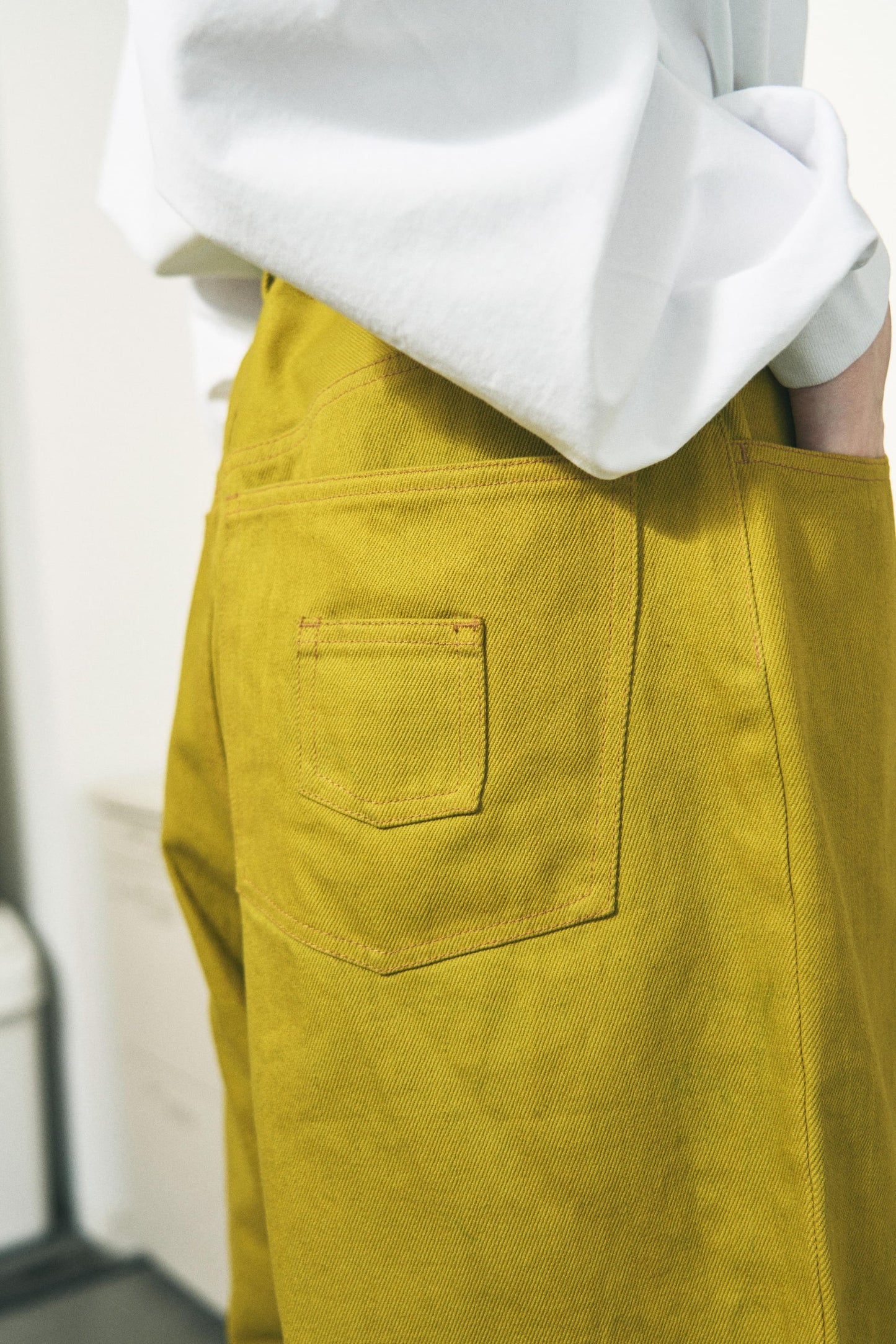 6 POCKET JEANS COLOR RED