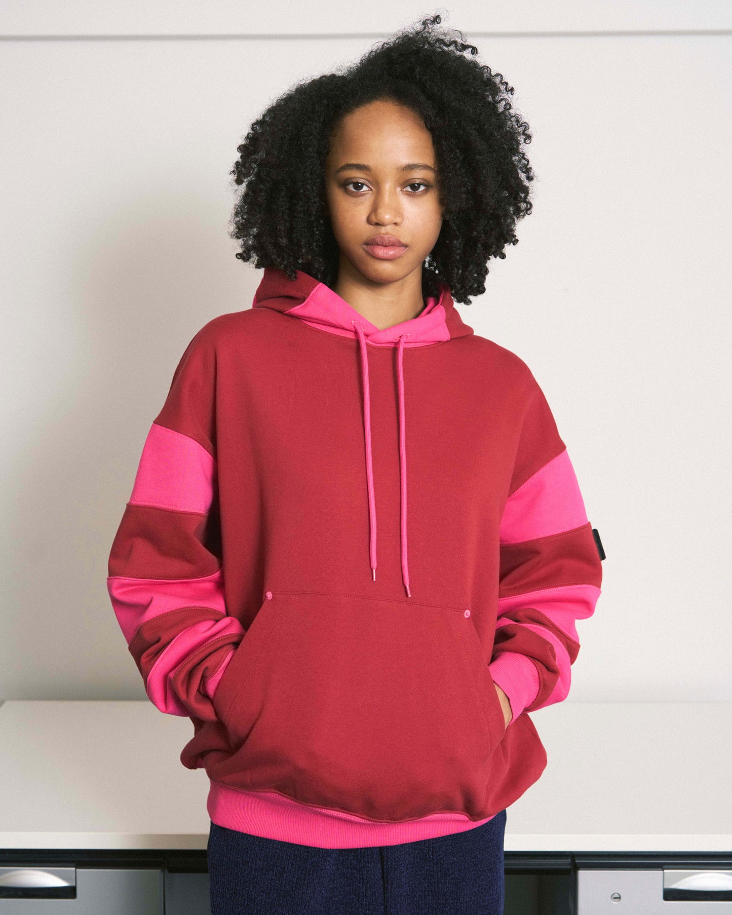 BORDER PATCH HOODIE RED X PINK