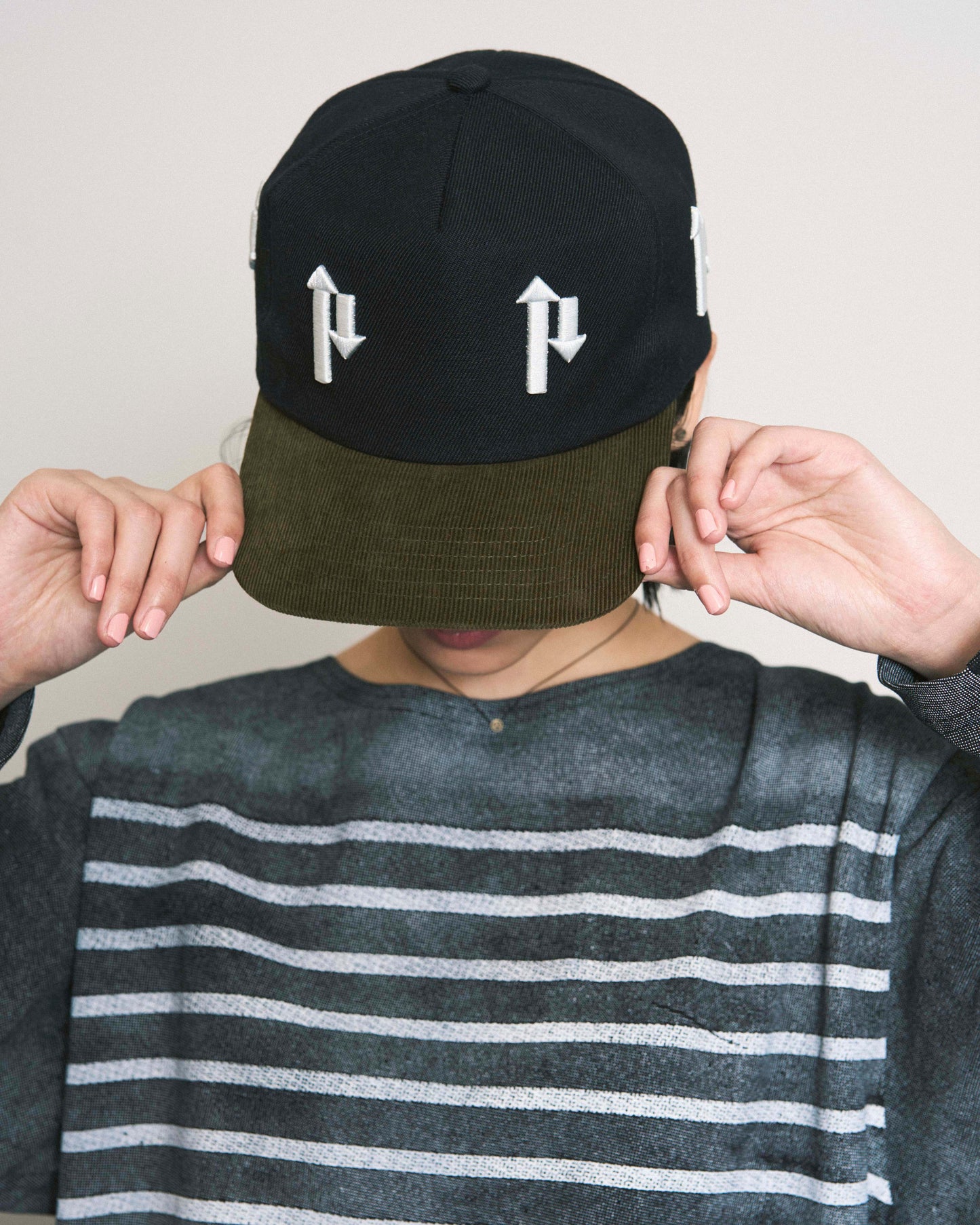ARROW CORD HAT