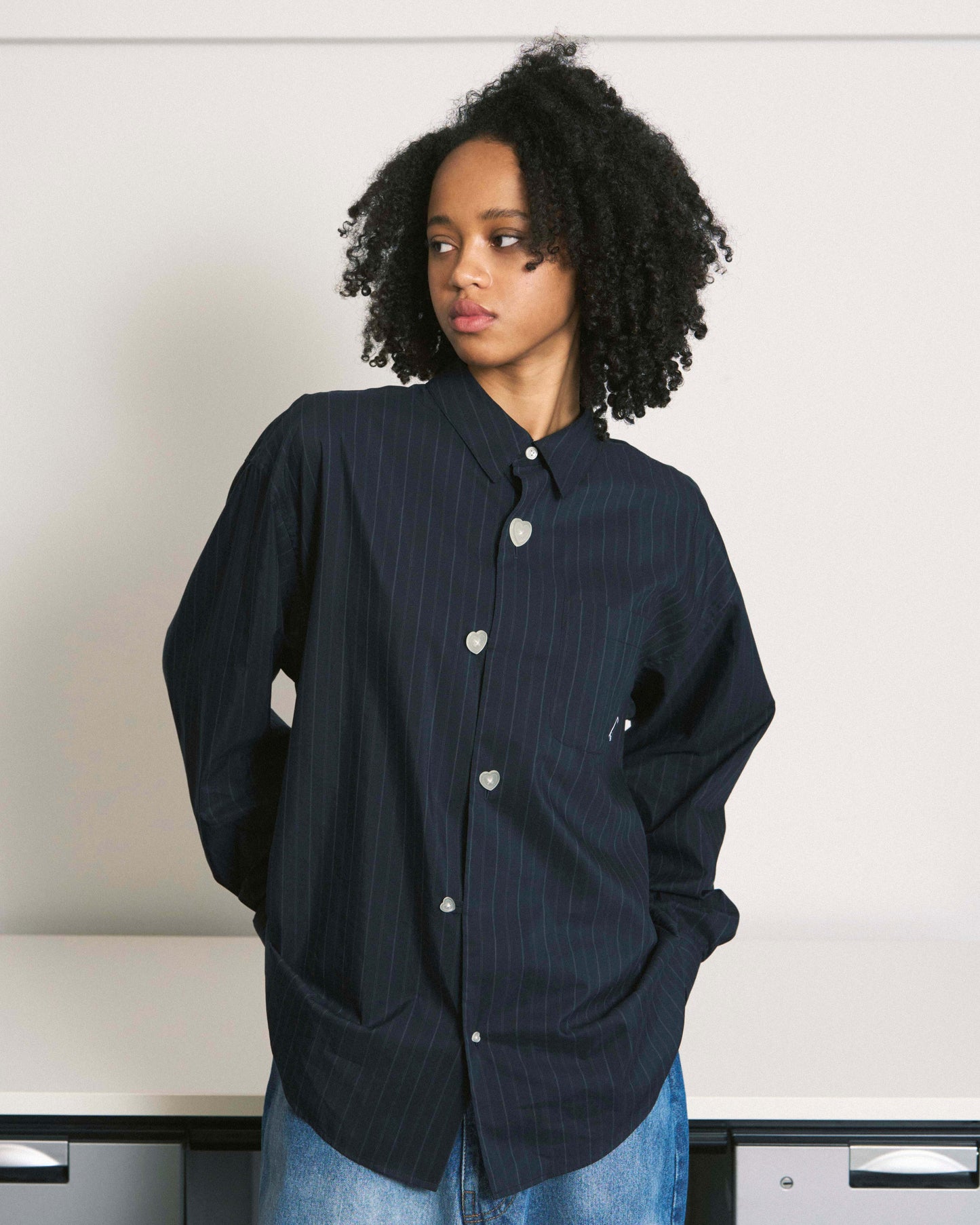 FLOATING HEART POPLIN SHIRT BLACK PINSTRIPE