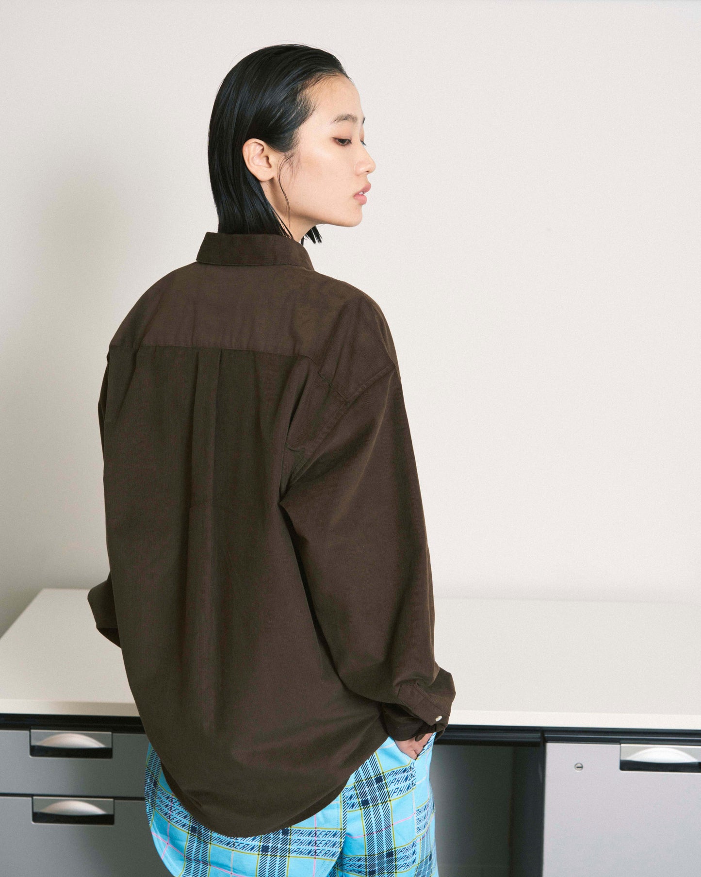FLOATING HEART CORD SHIRT BROWN