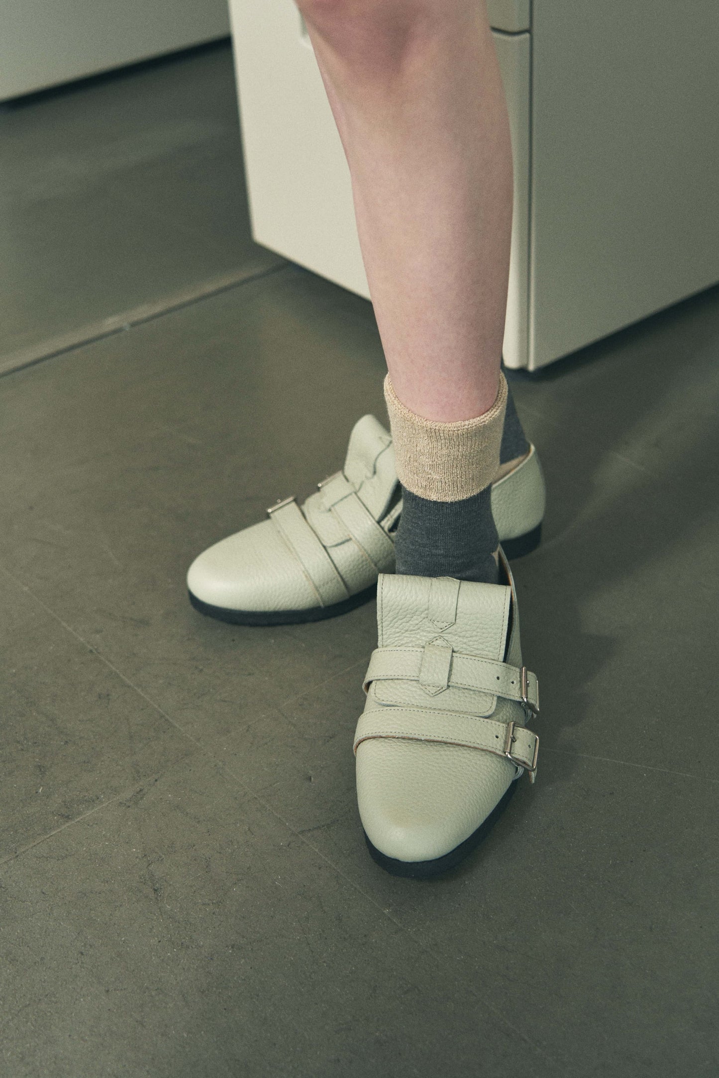 BELT SHOES WHITE BEIGE