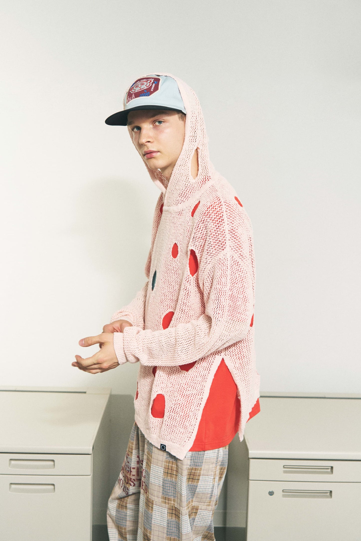 HOLE KNIT HOODIE LIGHT PINK