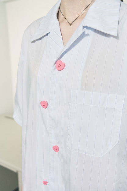 FLOATING HEART SS SHIRT BLACK