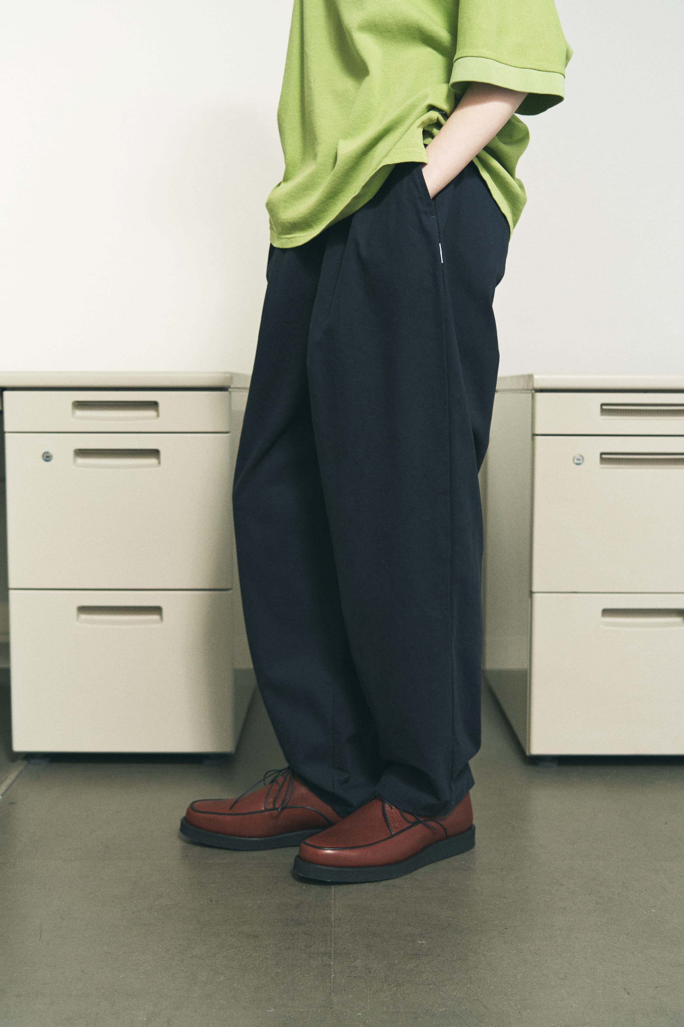 TWILL PLEATED PANTS BLACK – PHINGERIN