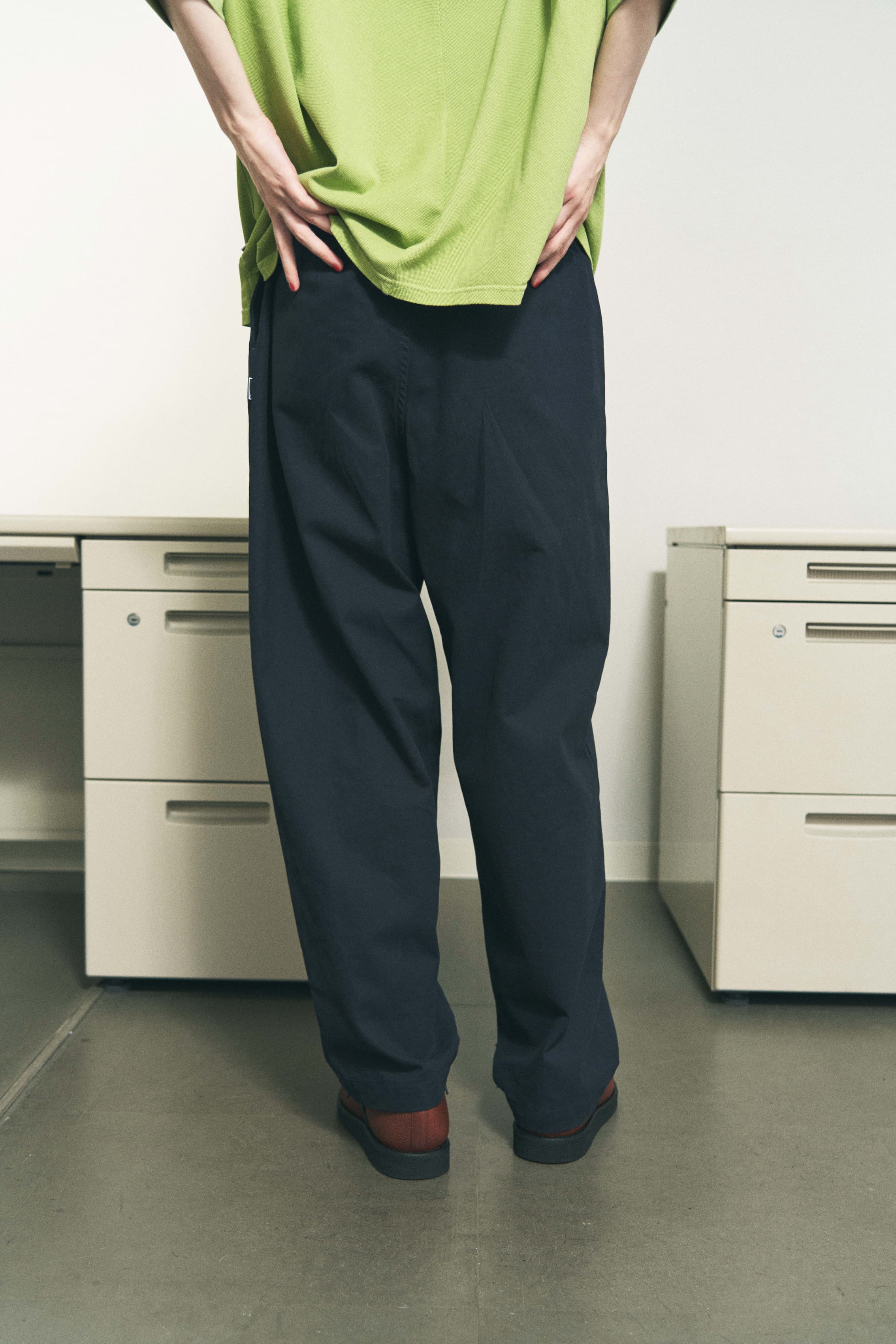 TWILL PLEATED PANTS BLACK – PHINGERIN