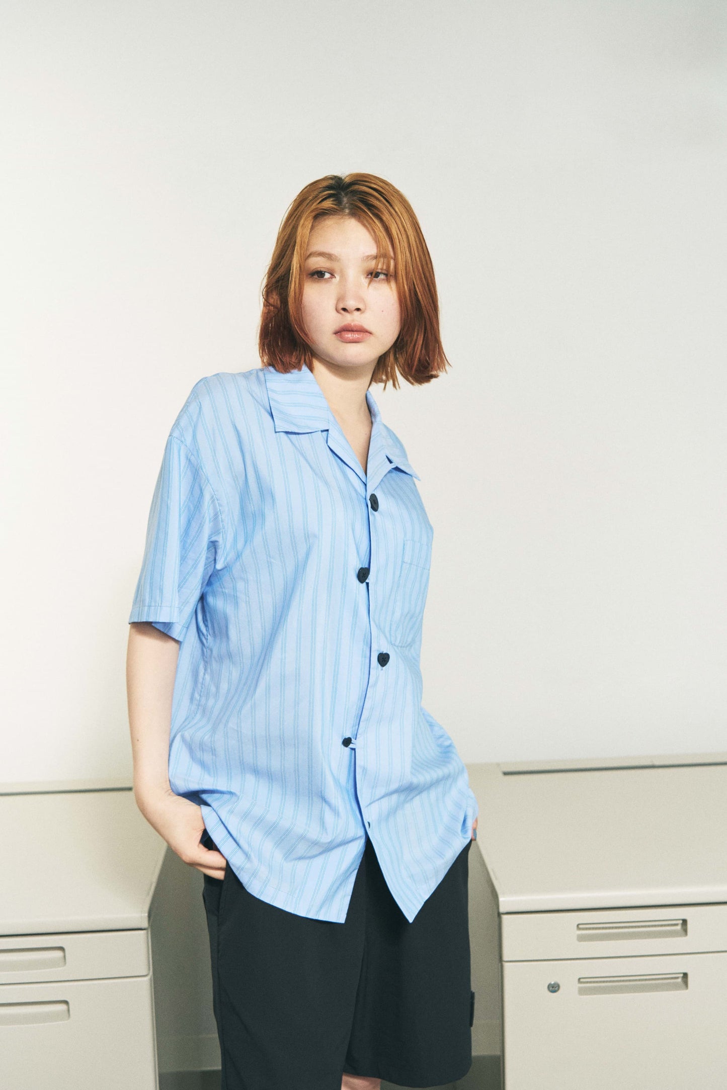 FLOATING HEART SS SHIRT BLACK