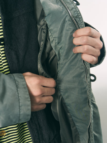 LOOP FRONT NYLON COAT OLIVE