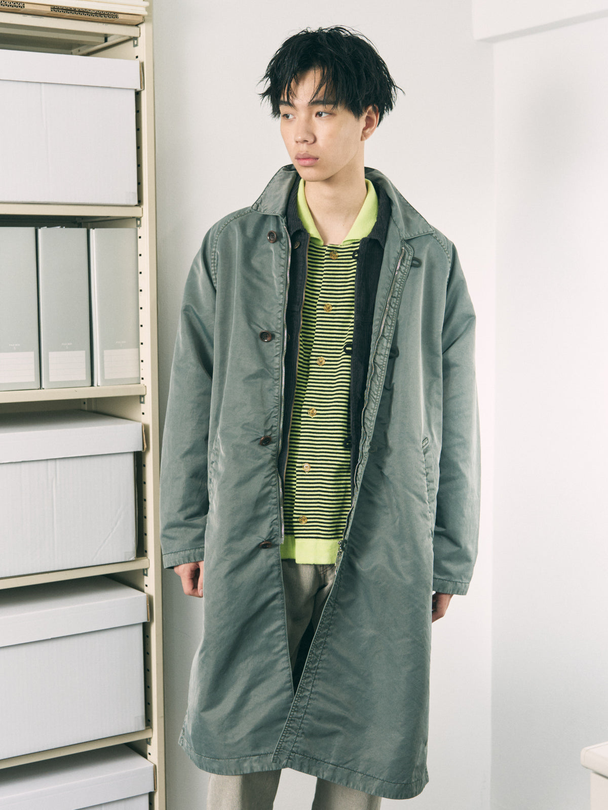 LOOP FRONT NYLON COAT OLIVE