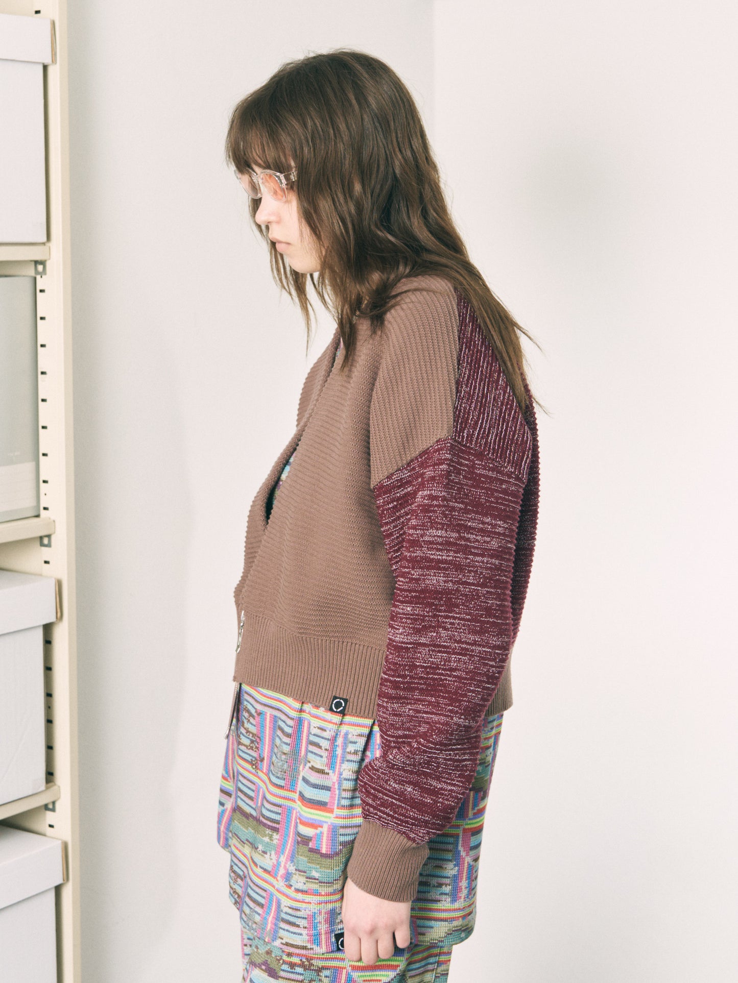 REFLECTIVE KNIT ZIP BOLERO BROWN