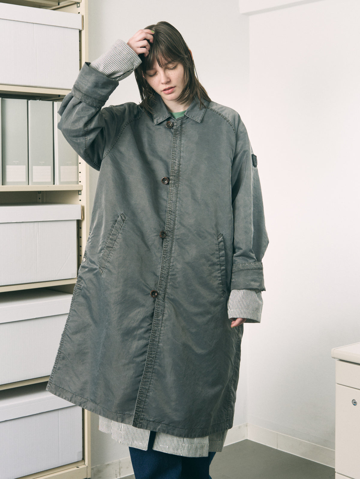LOOP FRONT NYLON COAT OLIVE