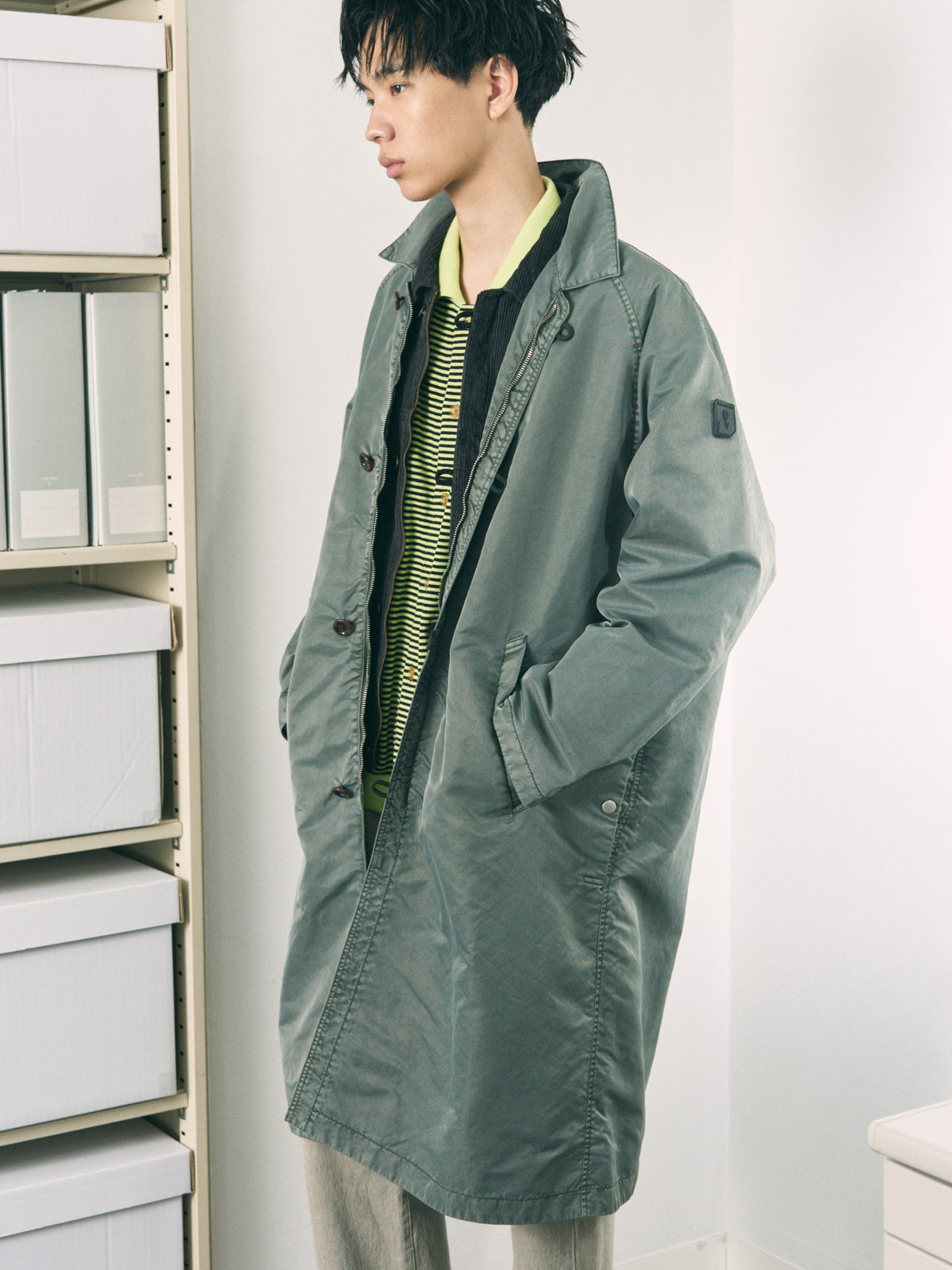 LOOP FRONT NYLON COAT OLIVE