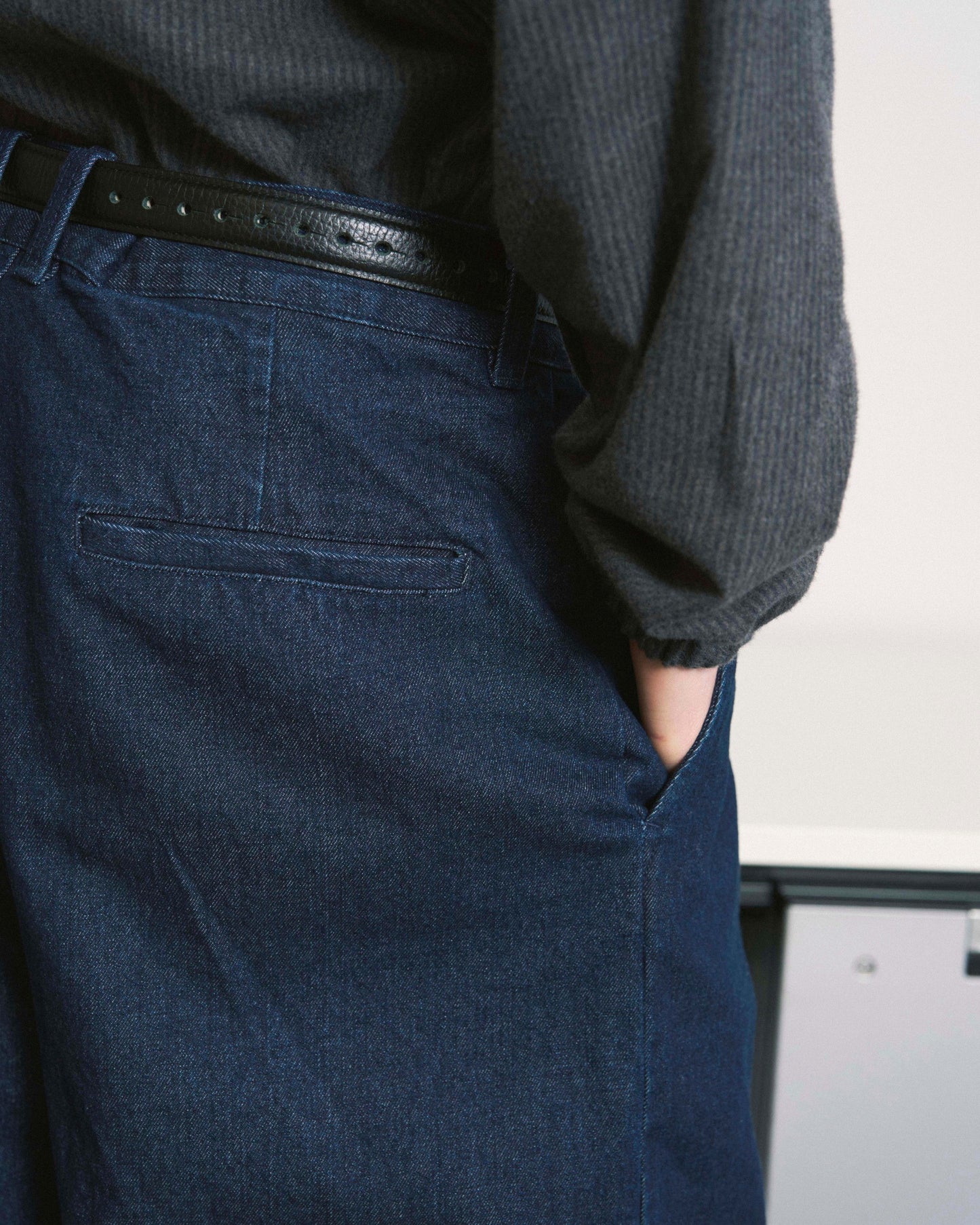 DENIM PLEAT PANTS NAVY