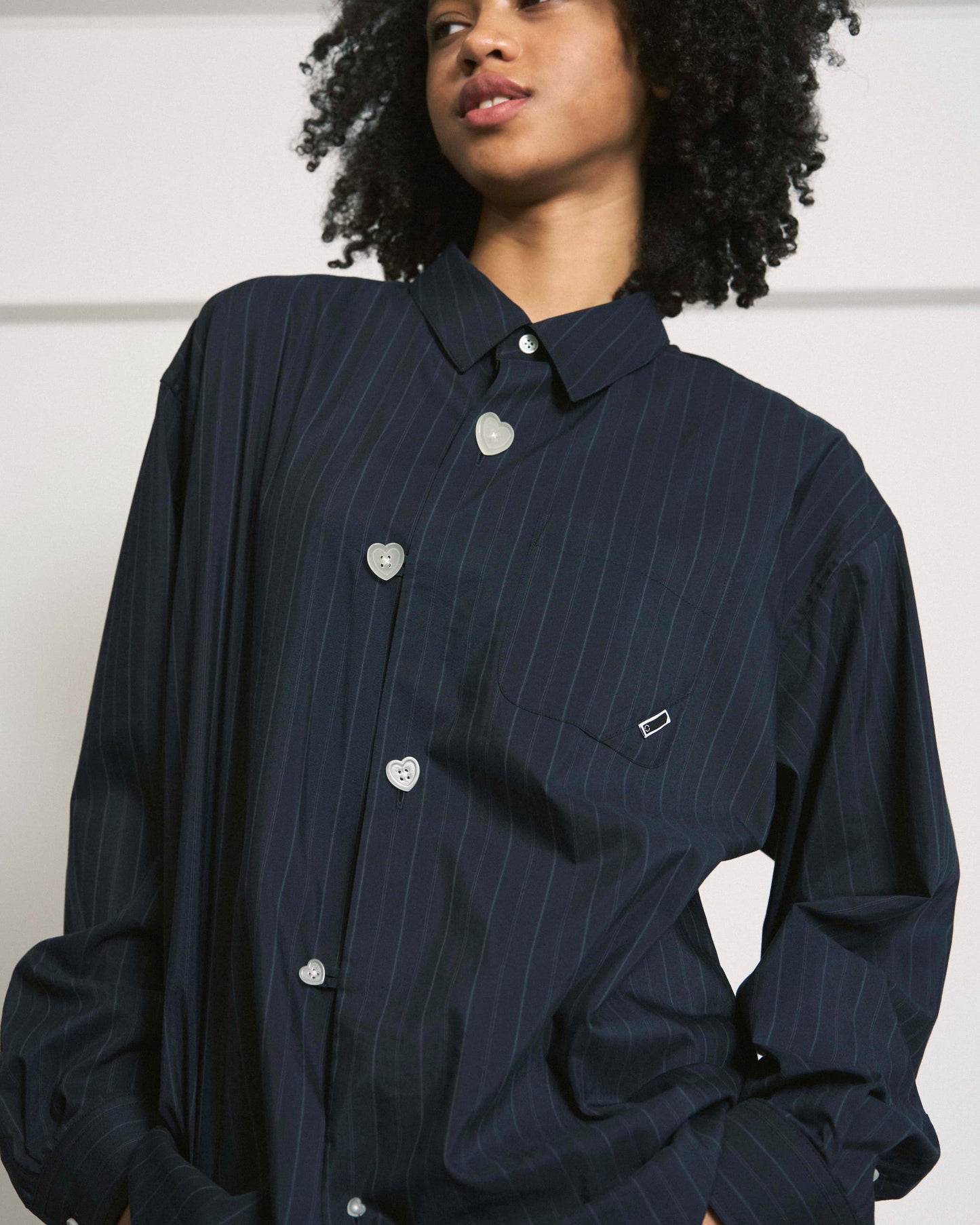 FLOATING HEART POPLIN SHIRT BLACK PINSTRIPE